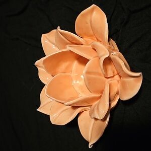 Beautiful ceramic rose‎ tea light holder